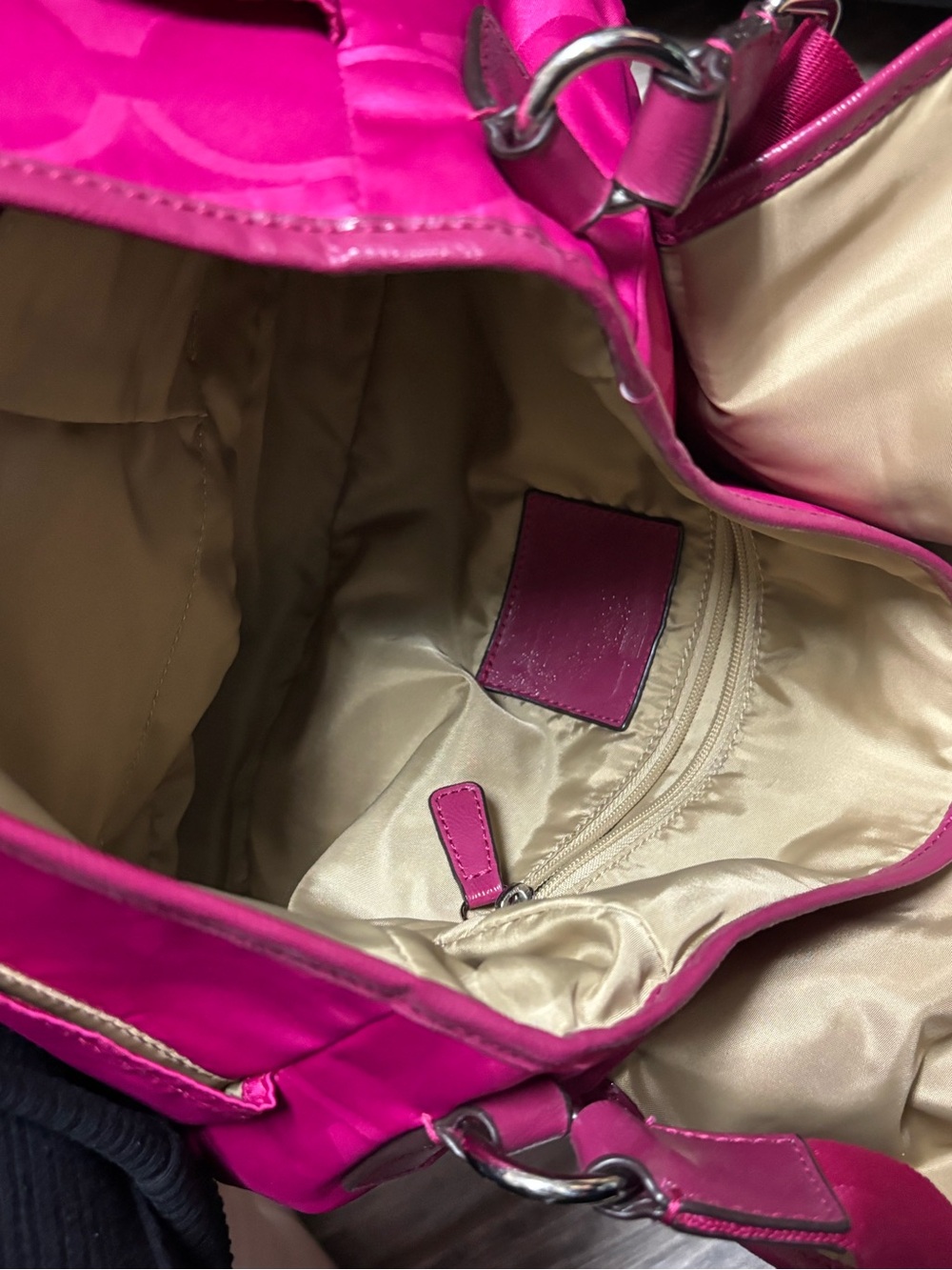Coach Satin Signature Crossbody Messenger Bag in Fuchsia Rare - Picture 8 of 9